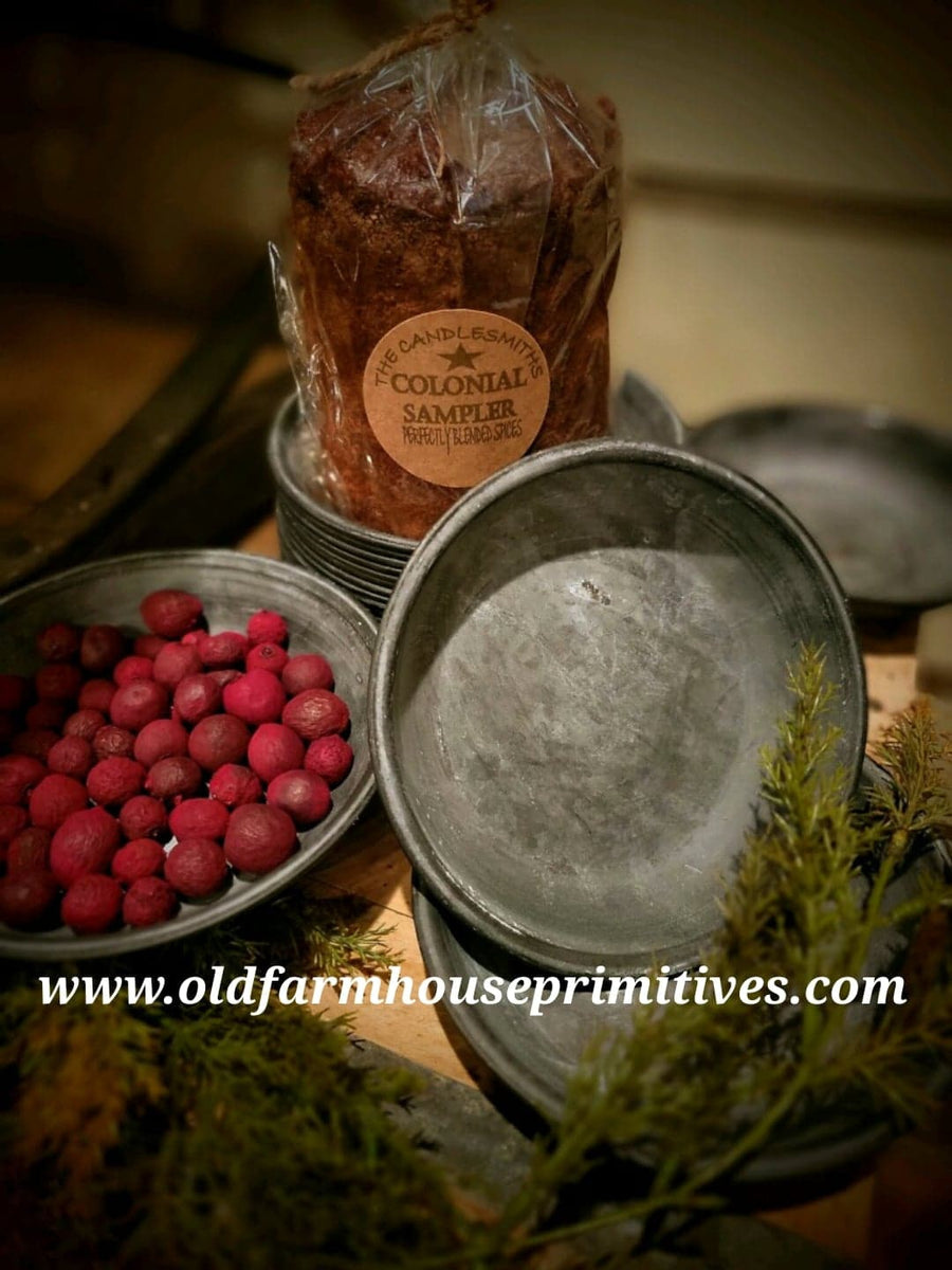 CT3571 Primitive Metal Pan Candle Holder Old Farmhouse Primitives