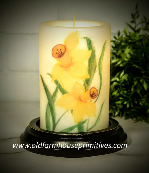 6VP-DAF/V  6In Daffodils Candle Sleeve Vanilla 🌼