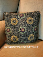 #HSD211194 Primitive In Circles Hooked Wool Pillow