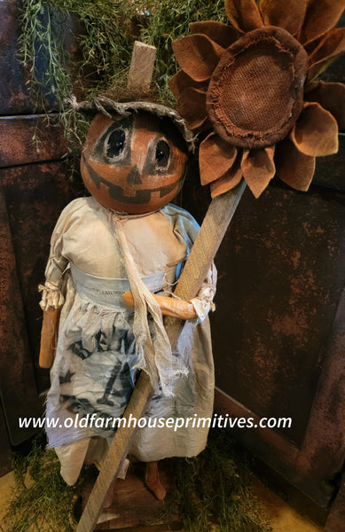 #RCPMF RUGGED CHIC "Primitive Pumpkin 🎃 Lady With Sunflower" 🌻