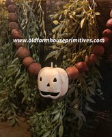 #JOLG2W Grungy White  Spiced Jack O Lantern and Pantry Apple Garland