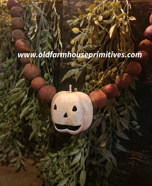 #JOLG2W Grungy White  Spiced Jack O Lantern and Pantry Apple Garland