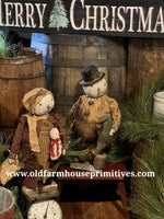 #DAWW3-G Primitive Snowman "Robin" ⛄️ Holding Baby Snowman (Handmade in USA)