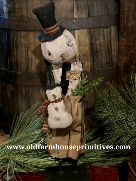 #DAWW5 Primitive Snowman ⛄️ "Josh" Holding His Little Snowman ( Handmade in USA)