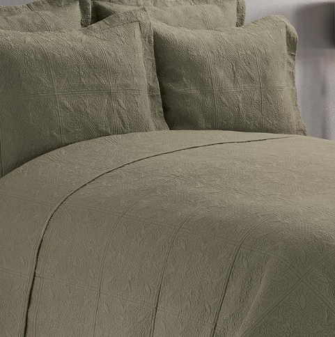 #84912-10592  Sage King Matelasse Bedspread