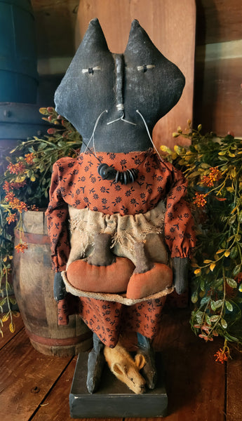 #6CAT-DGB Primitive "Priscilla" The Cat With Pumkins & Mouse Made In The USA!