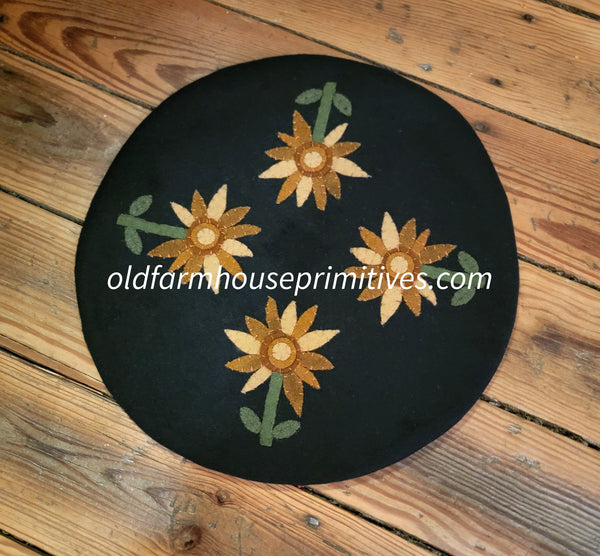 #CMDG0037  "Sunflower Power" Round Candle Mat
