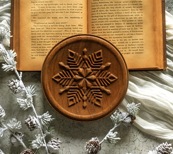 #E234663  Snowflake Wood Wall Plaque