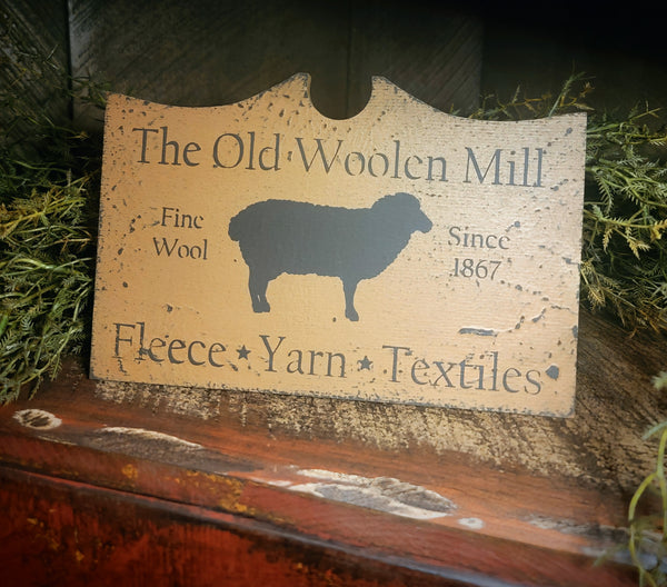 #HOWM Colonial "Old Woolen Mill" Horizontal Shelf Sitter - Pearwood