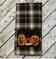 #ET840006  Fall Jack O Lanterns Black Towel