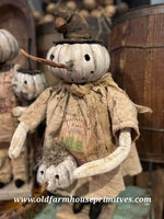#DASG Primitive Antique White Hand Carved Snowman Girl ⛄️ (Made In USA)
