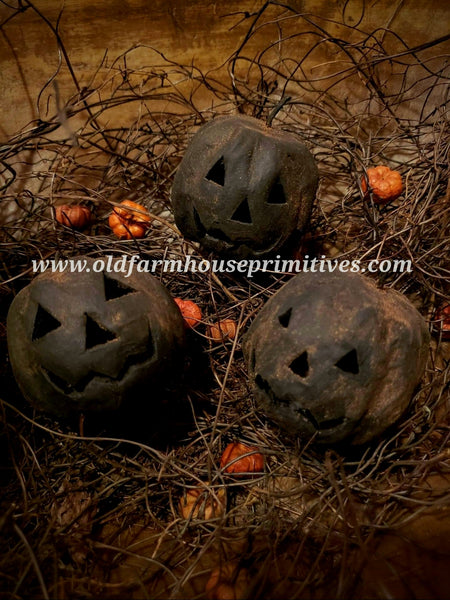 #JOL2 Primitive Spooky Blackened Jack-O-Lantern Pumpkin 🎃 Bowl Fillers
