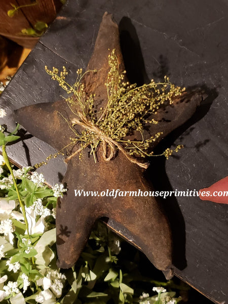 #PACH14 Primitive Painted Small "Black Star" With Sweet Annie (Made In USA)